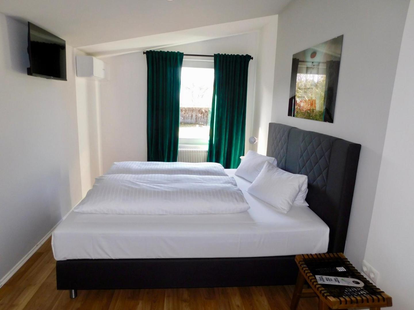 Pension Rohrer Am Murradweg - Ehrenhausen An Der Weinstrasse מראה חיצוני תמונה