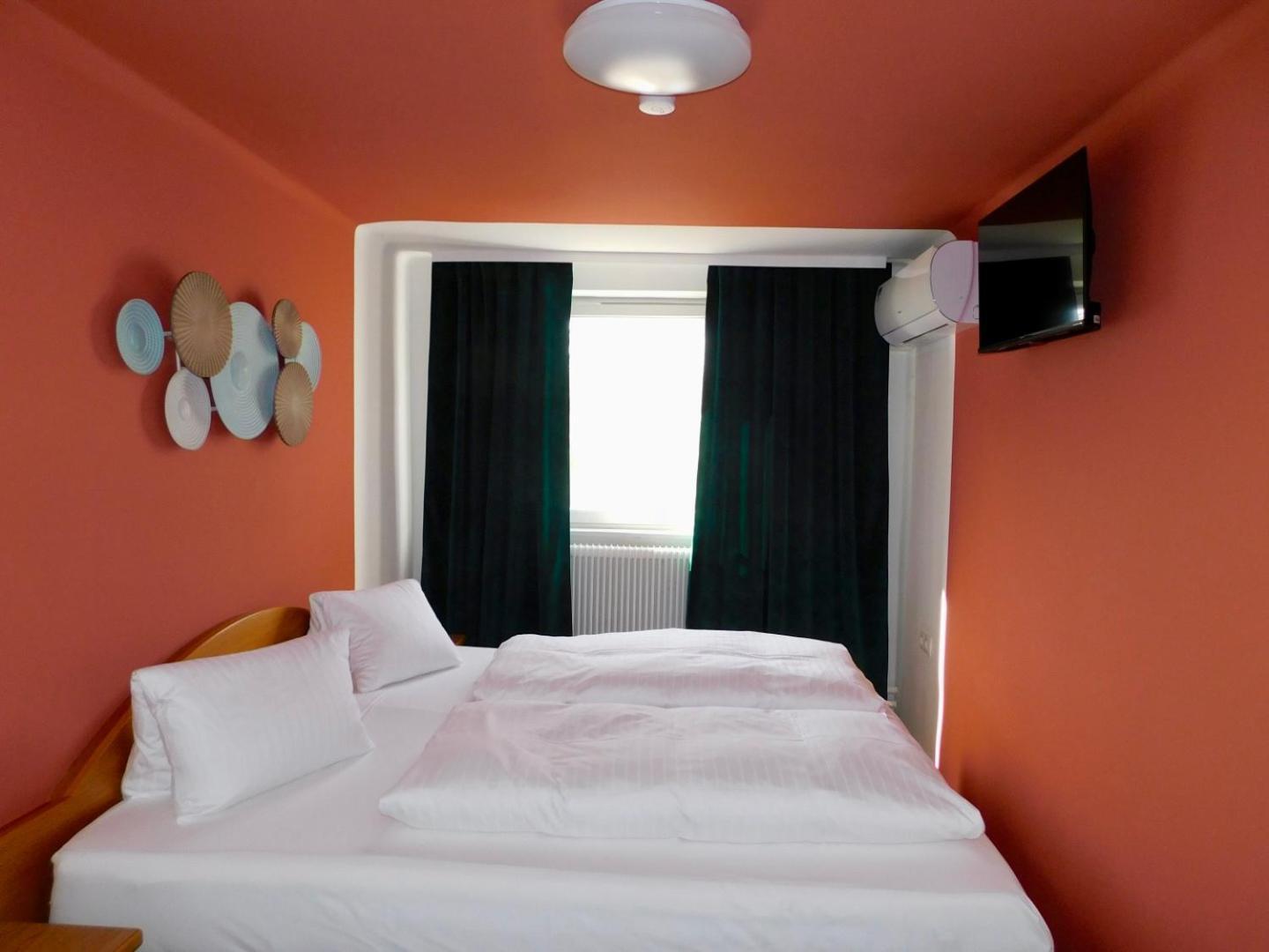 Pension Rohrer Am Murradweg - Ehrenhausen An Der Weinstrasse מראה חיצוני תמונה